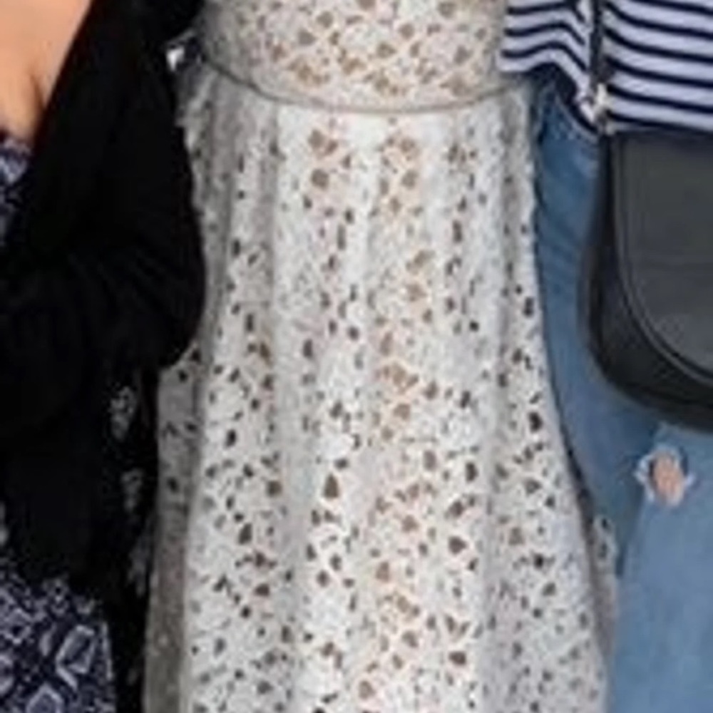 ‼️‼️Sold ‼️‼️White Vici midi lace dress - Picture 6 of 7